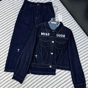 Dior embroidered logo lapel small coat + elastic waist long skirt suit